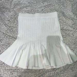 High waisted pleated skirt